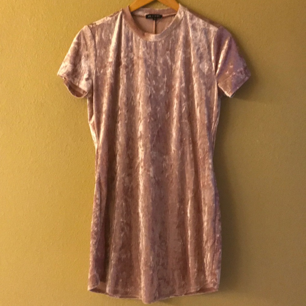 Short sleeve pink dress